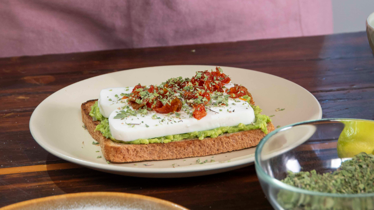 quillayes-recetas-sandwich-de-queso-chacra-con-palta