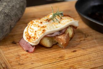 quillayes-recetas-papas-asadas-y-queso-chacra-dorado