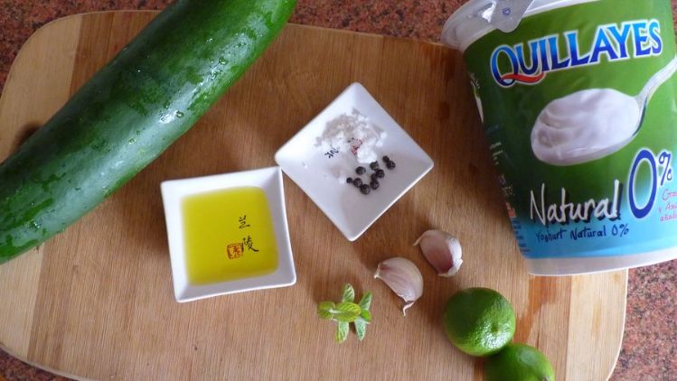  Cómo preparar el clásico Tzatziki griego con Yoghurt Natural Quillayes 