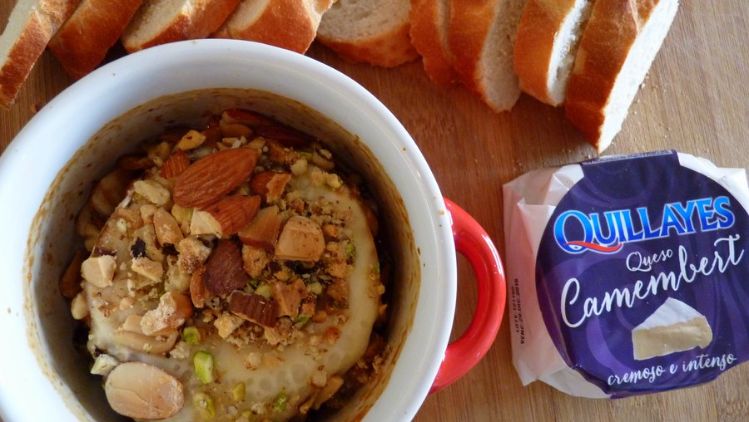 quillayes-recetas-queso-camembert-caliente-con-miel-y-frutos-secos