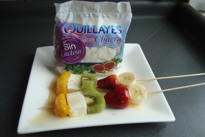 quillayes-recetas-3-pinchos-para-el-picoteo-con-queso-chacra-sin-lactosa_8