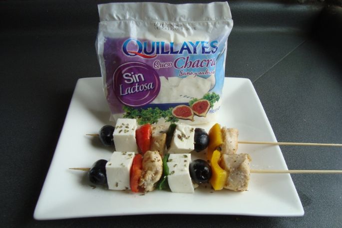 quillayes-recetas-3-pinchos-para-el-picoteo-con-queso-chacra-sin-lactosa_4