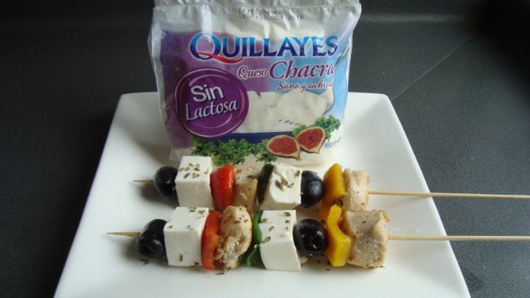 quillayes-recetas-3-pinchos-para-el-picoteo-con-queso-chacra-sin-lactosa